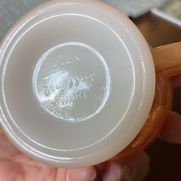 Vintage Fire King Peach Lustre Laurel Pattern sugar bowl & creamer Set - Picture 10 of 10